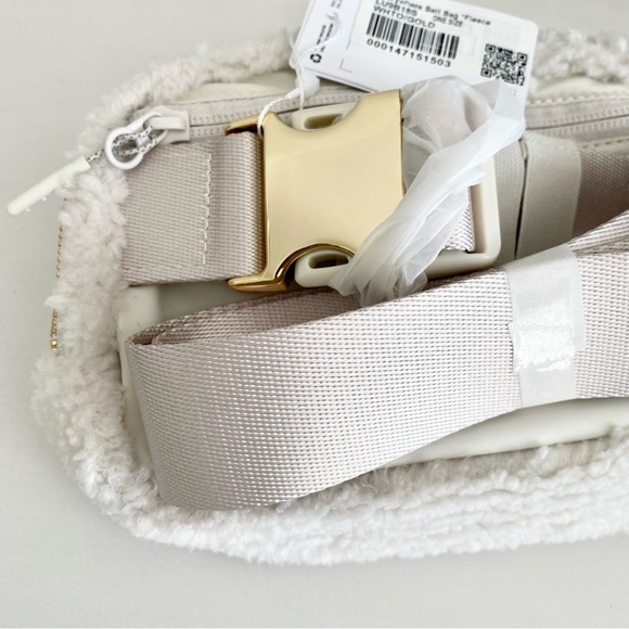 Lululemon Everywhere Belt Bag Fleece White & Gold NWT - Picture 6 of 11